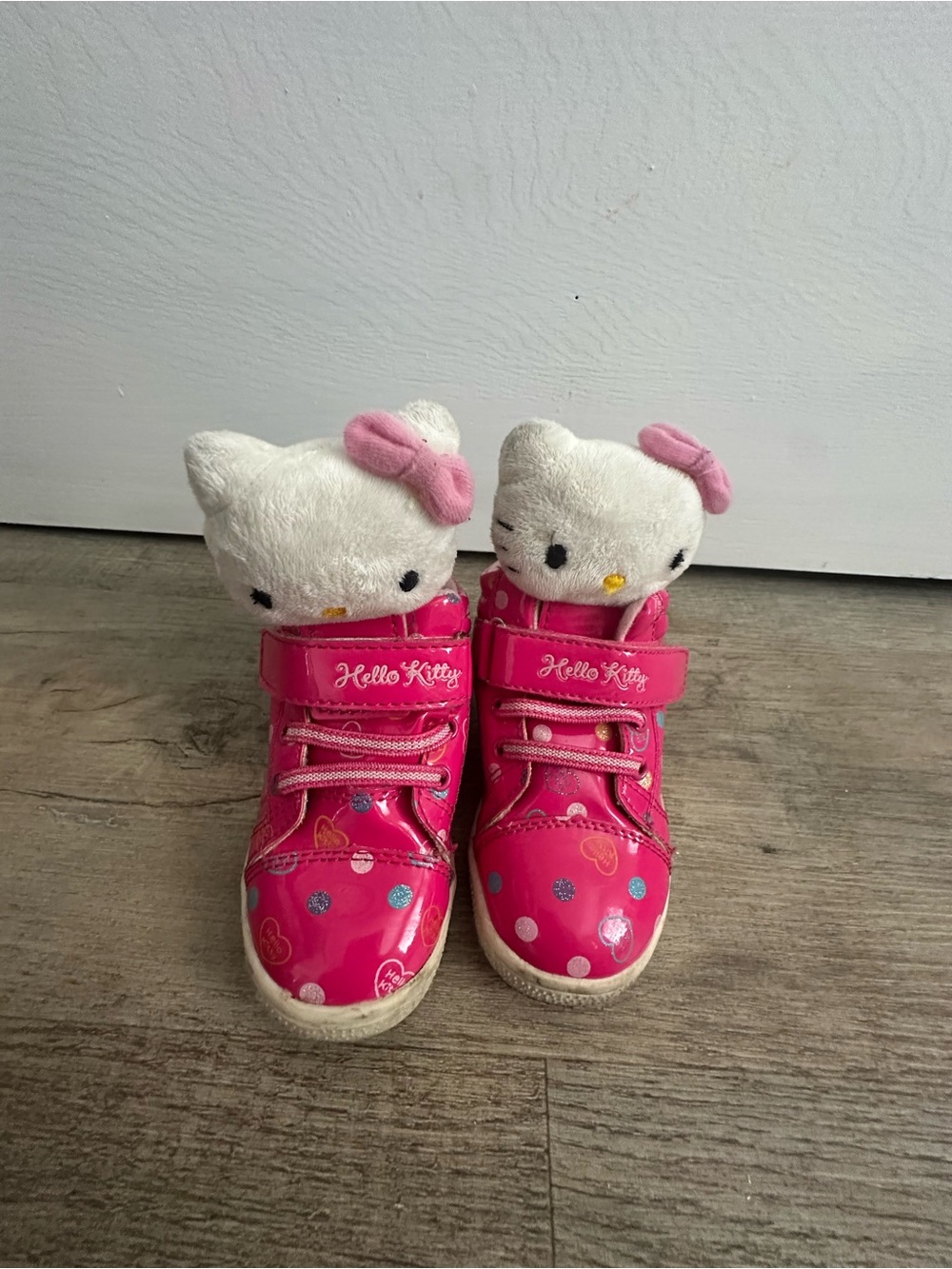 Hello Kitty Girls Toddler Shoes Sneakers size 7